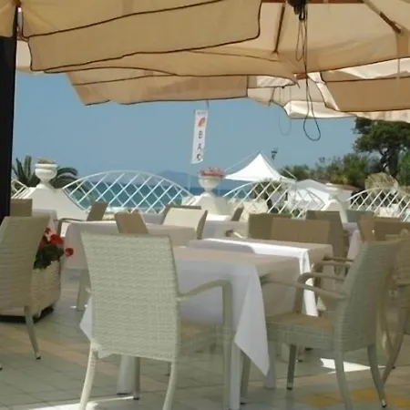 La Playa 4*