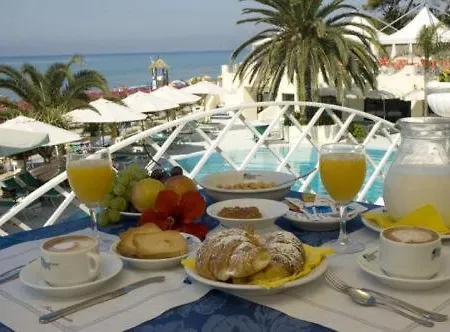 La Playa Hotel 4*