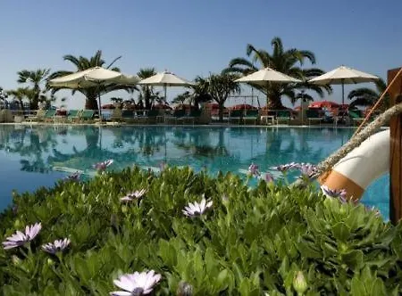 La Playa Hotel