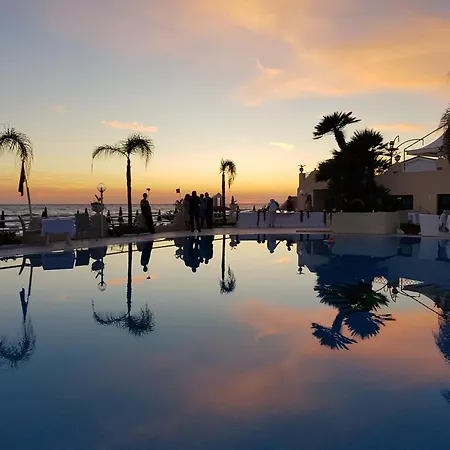 La Playa Hotel 4*