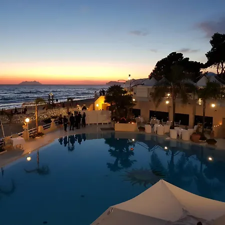 Hotel La Playa