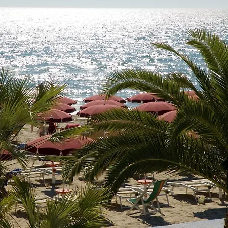Hotel La Playa