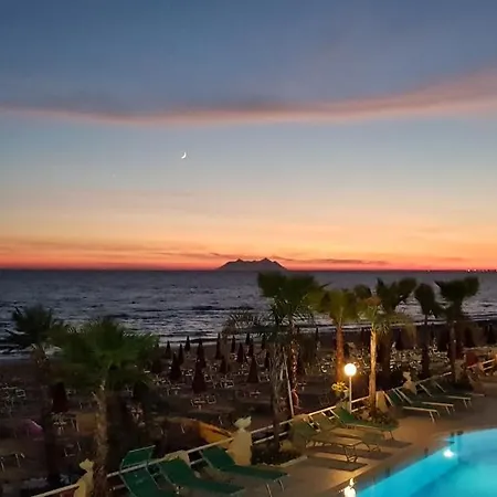 La Playa ホテル