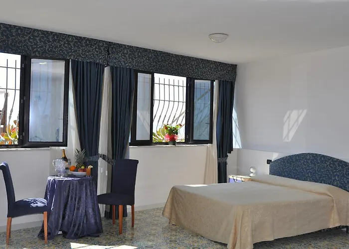 La Playa Hotel 4*